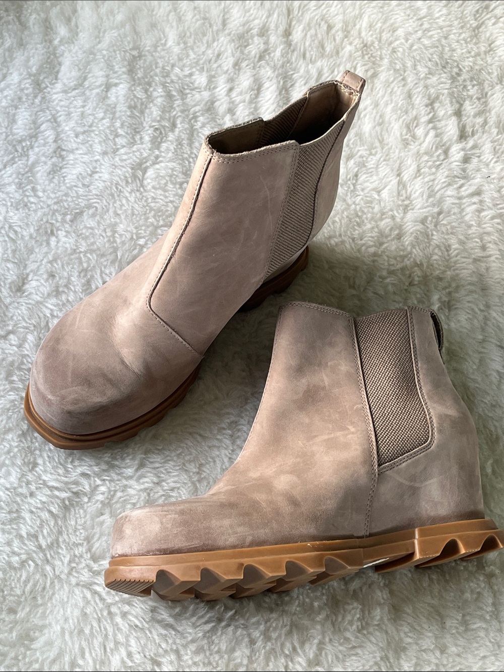 Sorel Joan of Arctic III Women's Wedge Chelsea Boot in Taupe sz 11